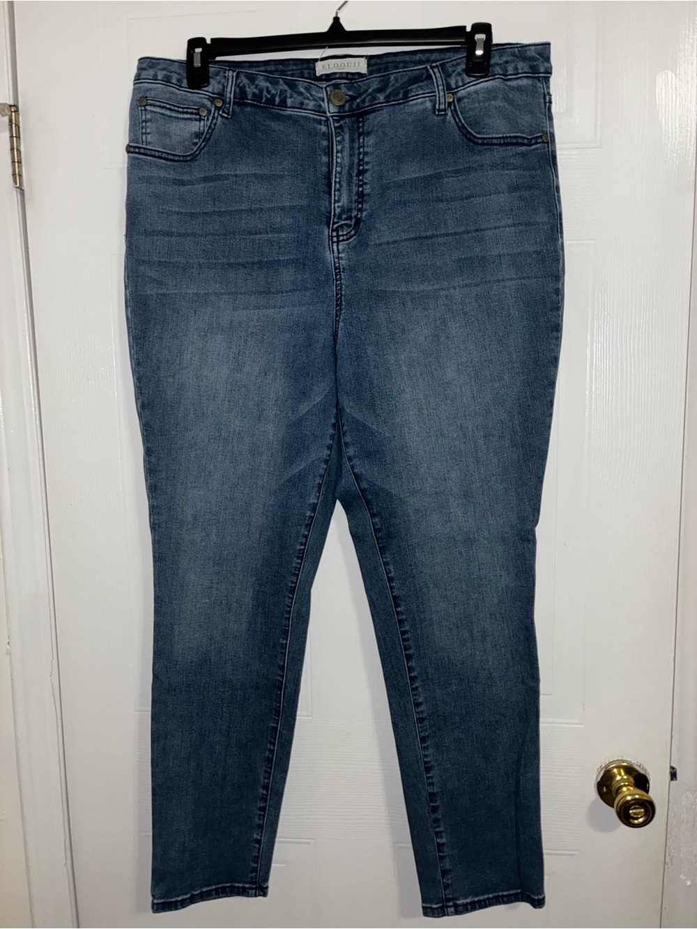 Eloquii Skinny Jeans in Medium Blue Wash